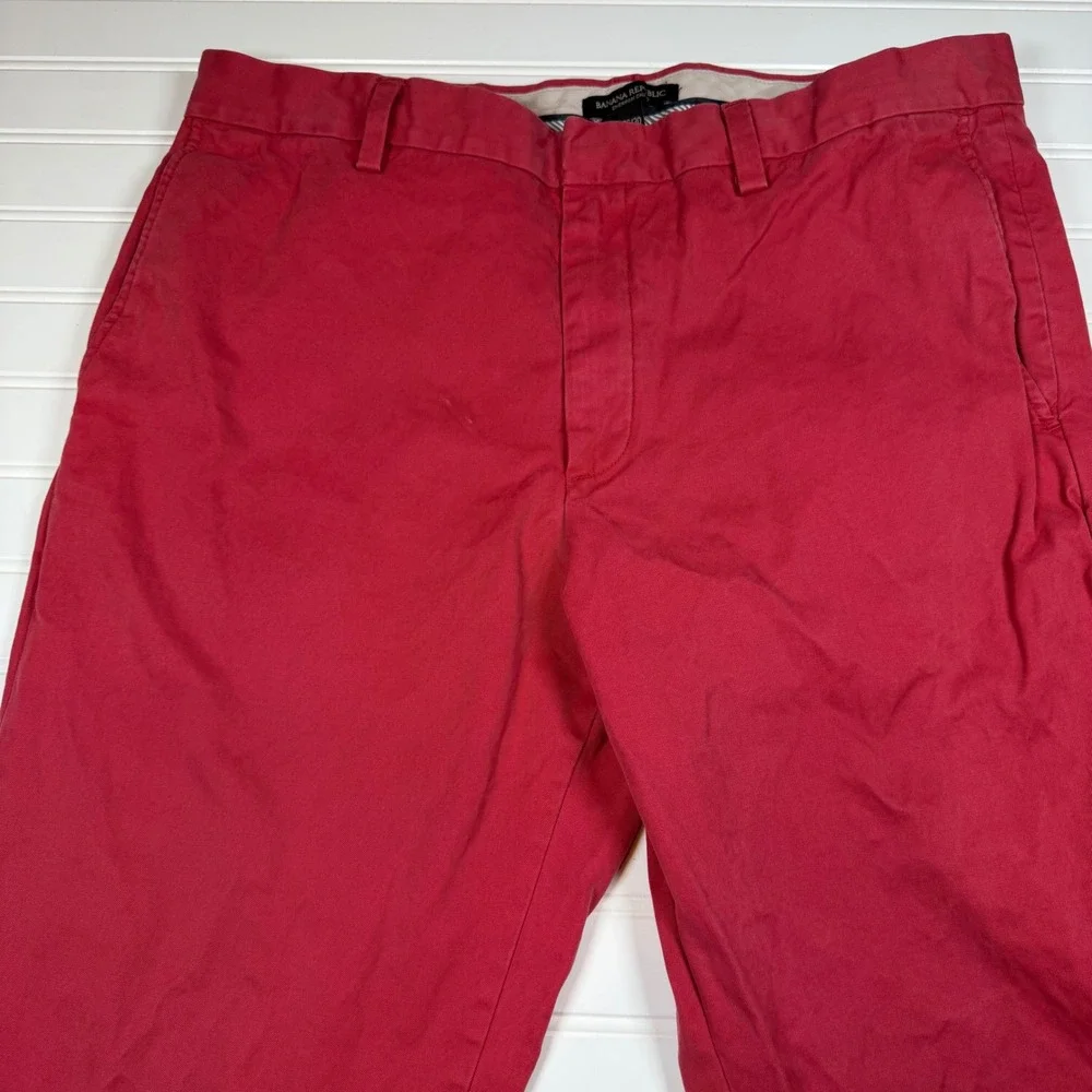 Banana Republic Emerson Chino Pants Men 36x30 Red 100% Cotton Straight Leg Flaws